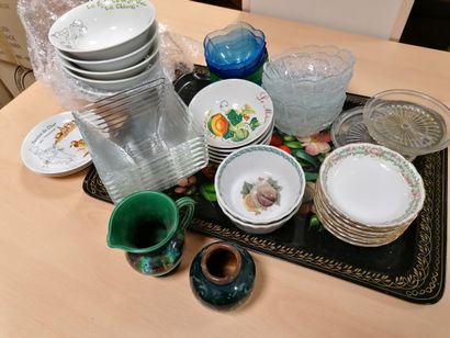 Cardboard cpt dishes including porcelain...