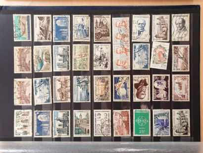 3 albums de timbres sur les pays et divers,...