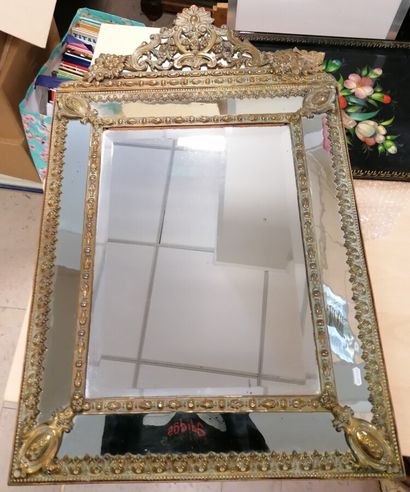 Miroir entourage en métal doré