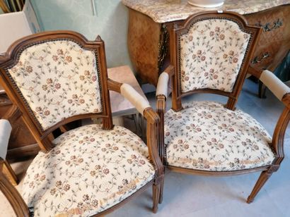 Pair of armchairs in natural wood with floral...