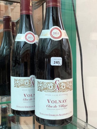 2 bt Volnay Clos du Village 2011 domaine...