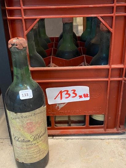 12 bt chateau la Carelle 1981 Côtes de Blaye...
