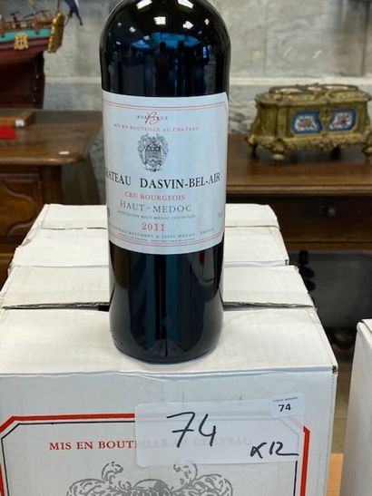 12 bt chateau Dasvin Bel Air 2011 Haut-Médoc...