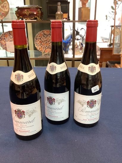 3 bt Pommard Les Vignots 2015 by Jean Moisonnet

ESTIMATE...