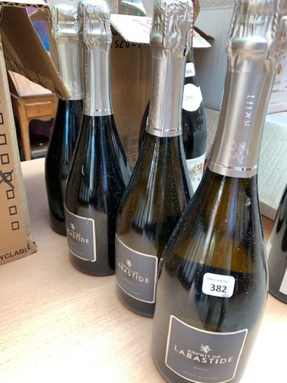 4 bt white Gaillac Esprit de la Bastide 

ESTIMATE...