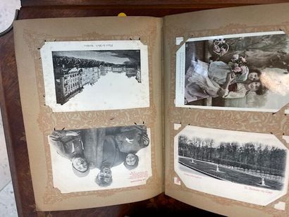 2 albums de cartes postales