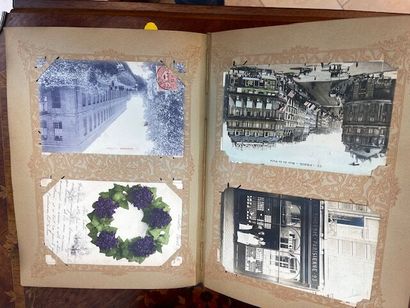 2 albums de cartes postales