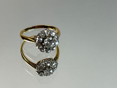 Bague en or jaune ornée d'un diamant de taille...