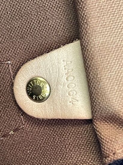 Louis VUITTON- Sac à main, taille 30, avec...