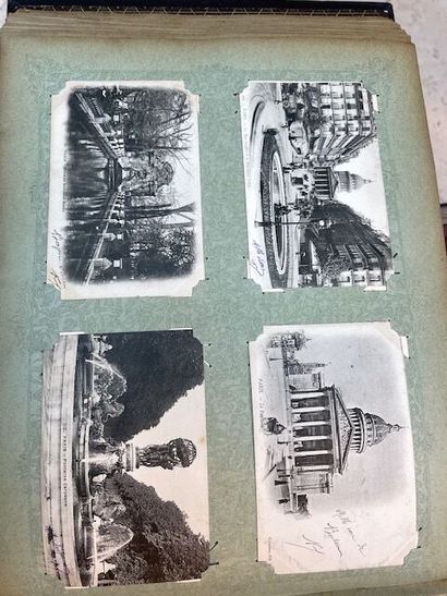 2 albums de cartes postales