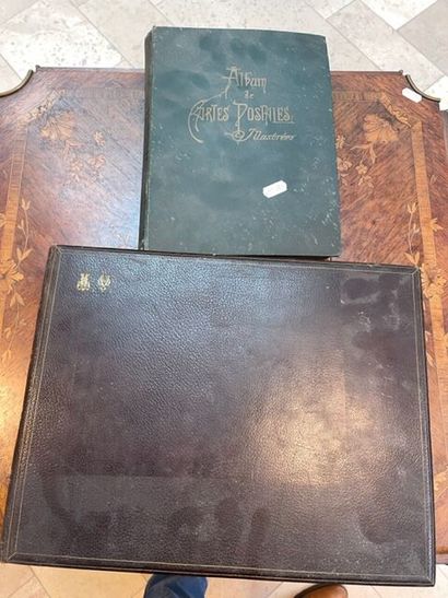 2 albums de cartes postales