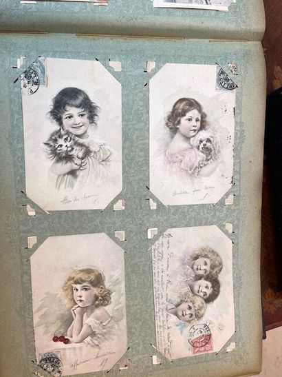 2 albums de cartes postales