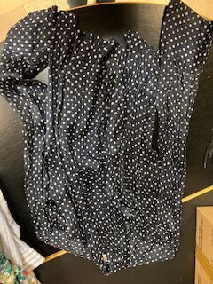 Lot de foulards divers et collants DIOR et...