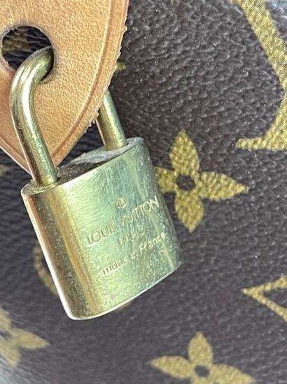 Louis VUITTON- Sac à main, taille 30, avec...