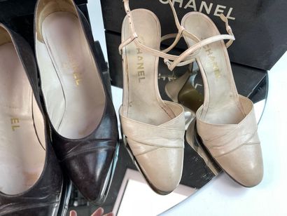 CHANEL- Lot comprenant :

Paire d'escarpins...
