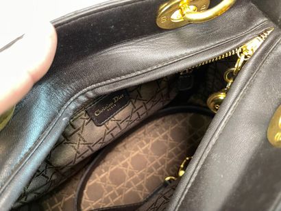 DIOR- Sac Lady Dior en cuir matelassé chocolat,...
