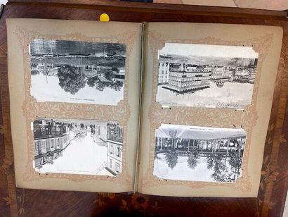 2 albums de cartes postales
