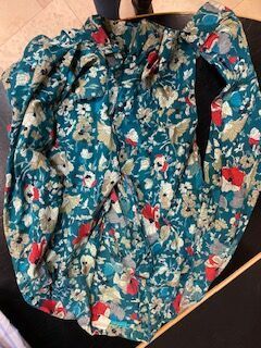 Lot de foulards divers et collants DIOR et...