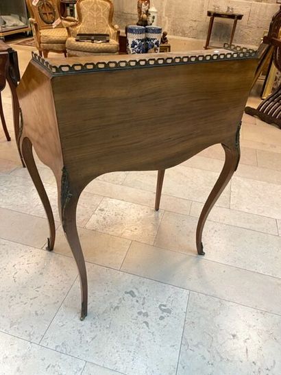 Bureau dos d'âne à abattant en bois marqueté...