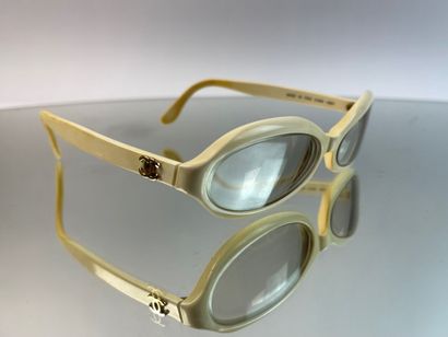 CHANEL- 2 paires de lunettes de vue en résine...
