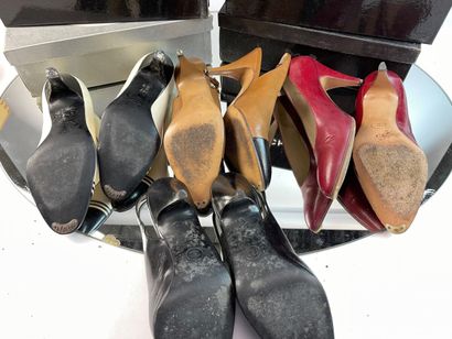 CHANEL- Lot comprenant :

Paire d'escarpins...