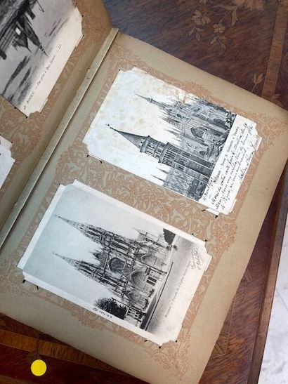 2 albums de cartes postales
