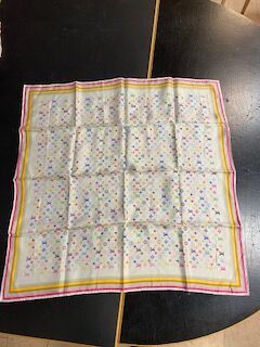Louis VUITTON- Foulard en soie, monogrammé,...