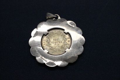 Médaille en or jaune agrémentée d'une pièce...