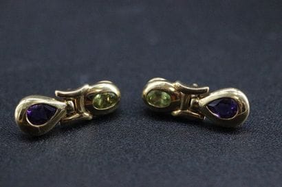 Paire de clips d'oreilles en or jaune ornés...