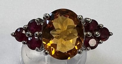 Ring in white gold 750°/.(18K) 5g10 decorated...