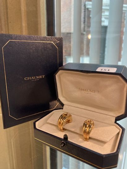 CHAUMET- Pair of earrings in yellow gold...