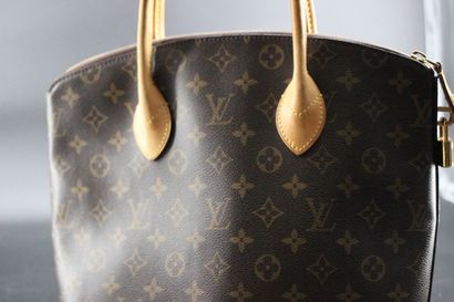 LOUIS VUITTON- Sac à main LOCKIT en toile...