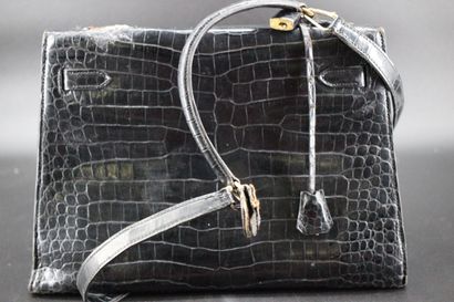 HERMES- Sac à main KELLY 32 en crocodile,...