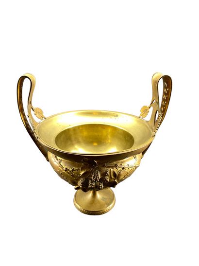 MAISON BARBEDIENNE- Coupe cratère en bronze...