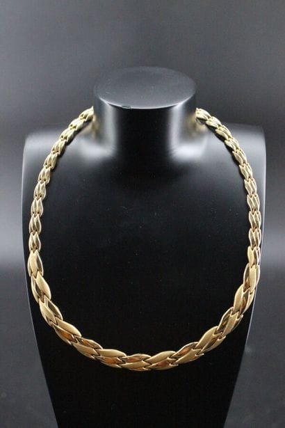 Choker necklace in yellow gold polished and...