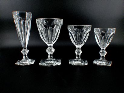 BACCARAT modèle Harcourt - Ensemble de verres...