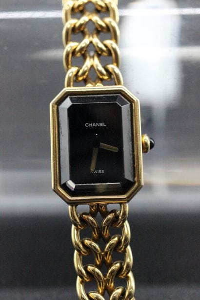 CHANEL- Montre de dame, collection 