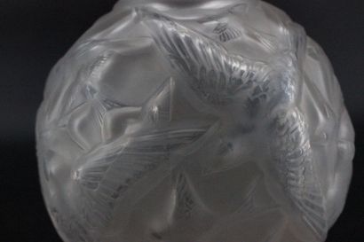 Dans le goût de Lalique- Vase boule à décor...