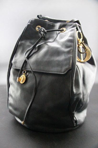 DIOR- Sac à dos en cuir noir, tâches sur...