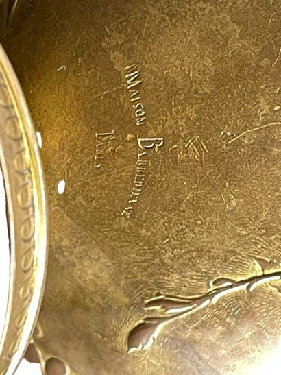 MAISON BARBEDIENNE- Coupe cratère en bronze...