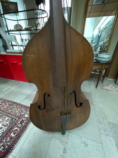 Contrebasse. H 190 cm ( accidents) 