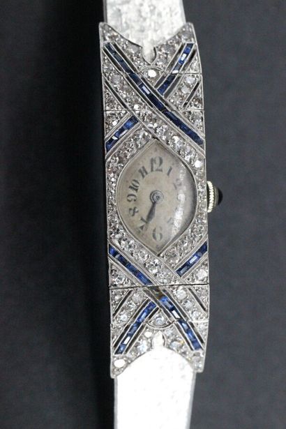 Montre bracelet en or blanc, brillant et...