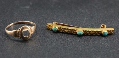 Lot d'une monture de bague en or jaune et...