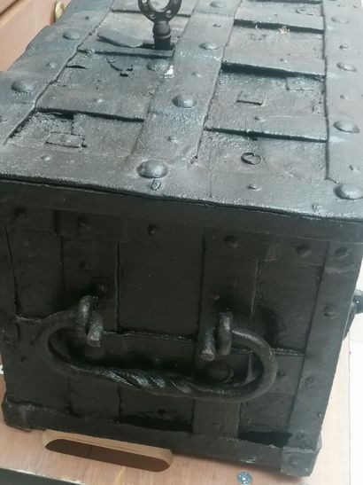 Nuremberg privateer's chest, rectangular...