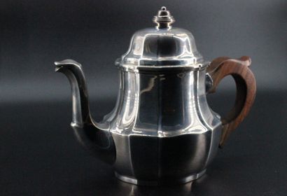Cafetière en argent, manche bois. PB: 860...