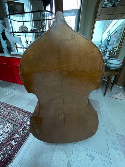 Contrebasse. H 190 cm ( accidents) 