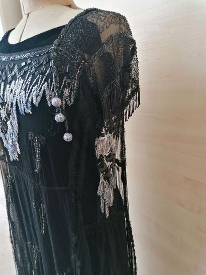 Robe type Charleston en tulle et perles,...