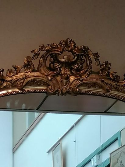 Large gilded wood mirror. H 260 cm