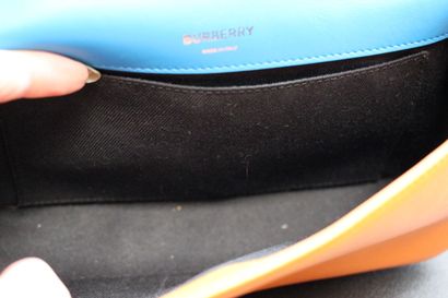 BURBERRY- Sac à main en cuir bleu et orange,...