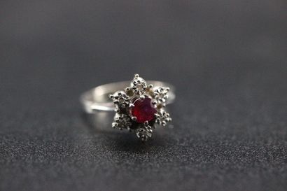 Bague marguerite en or jaune agrémentée d'une...
